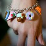 Bracelet with cupcakes, don..