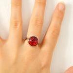 Sparkling red ring - glass ..